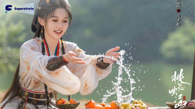 Phạm Tĩnh Văn thủ vai Hướng Thanh Ảnh, nhân vật nữ bí ẩn.